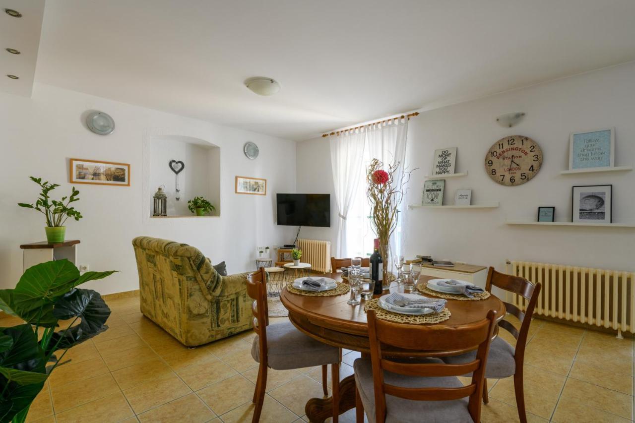 PUY Apartman Aleksandra מראה חיצוני תמונה