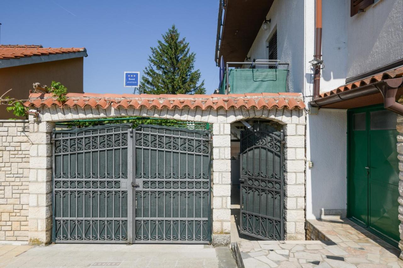 PUY Apartman Aleksandra מראה חיצוני תמונה